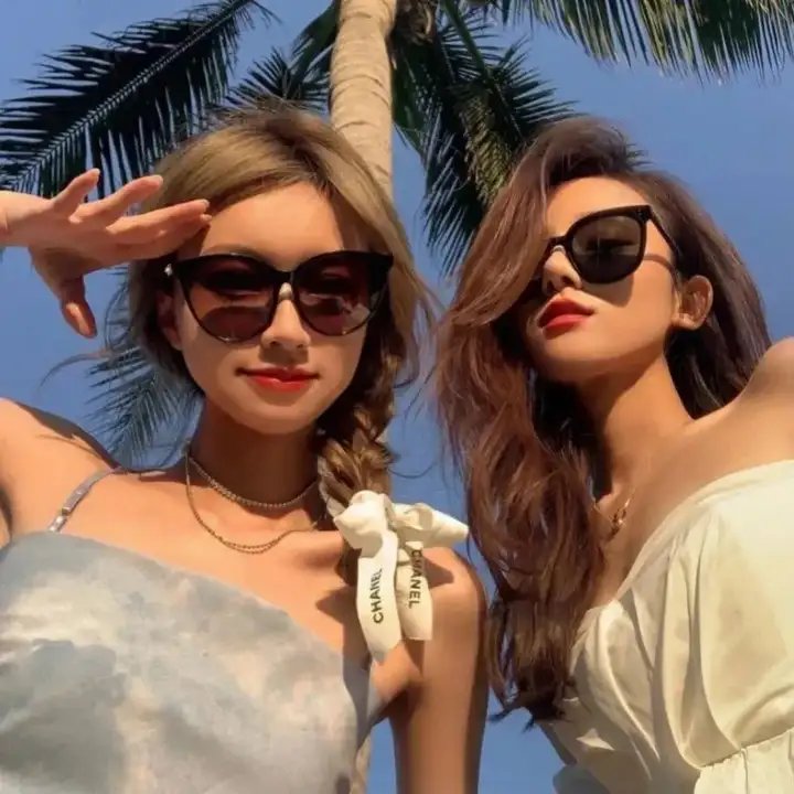 提剑映桃花